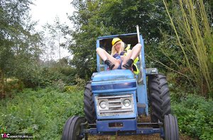 TAC Amateurs invite you to explore a xxx photos with Barby Slut xxx gallery 265912