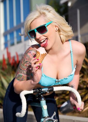 Pink Velvet Vault invite you to explore xxx pictures featuring Lynn Pops xxx gallery 241262